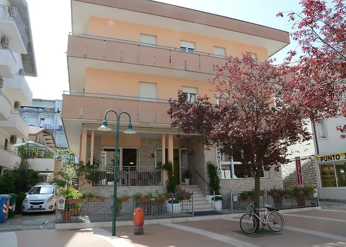 Albergo Larenzia Cattolica